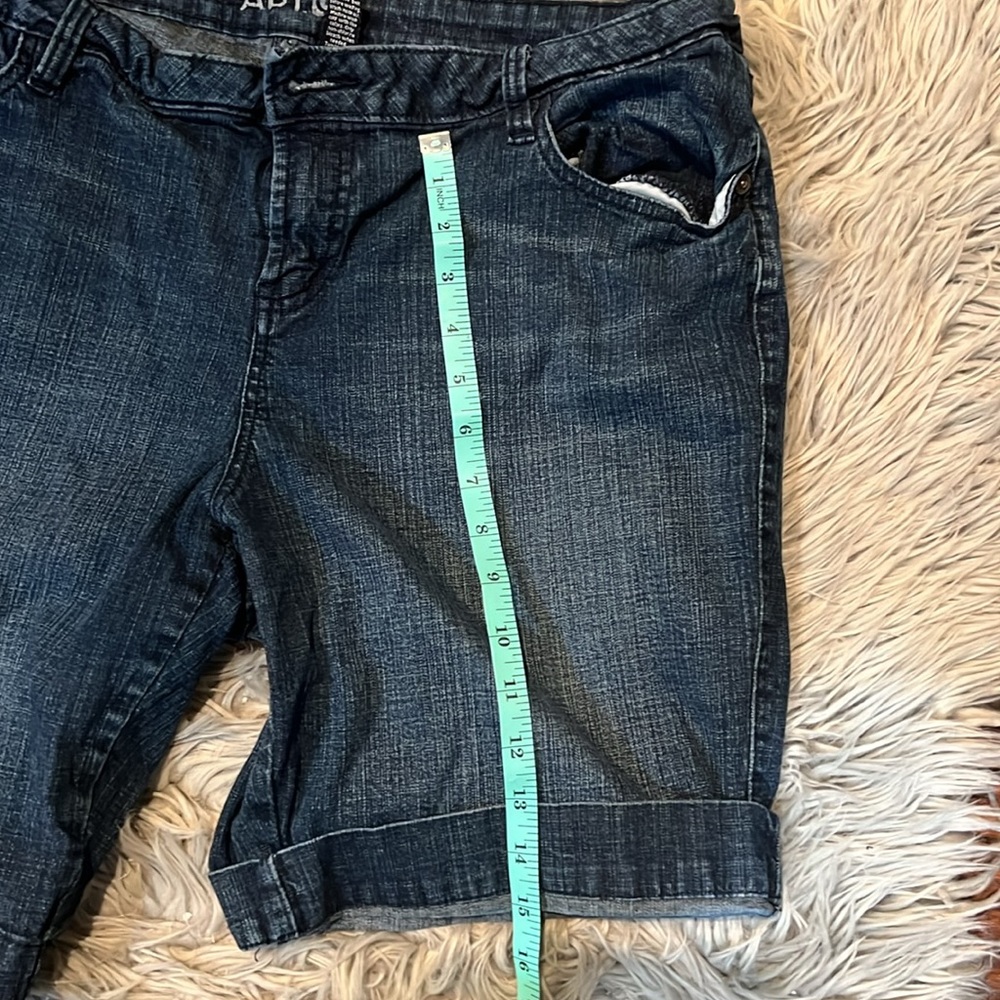 Jean short - Picture 3 of 3